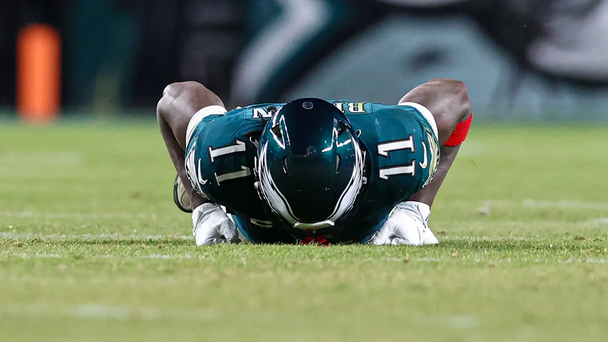 Tom Curran Discusses A.J. Brown’s Trade Rumors and Knee Concerns