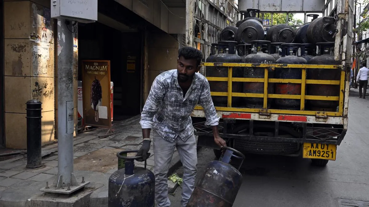 Commercial Cylinder Price Hits Record High in Bengaluru